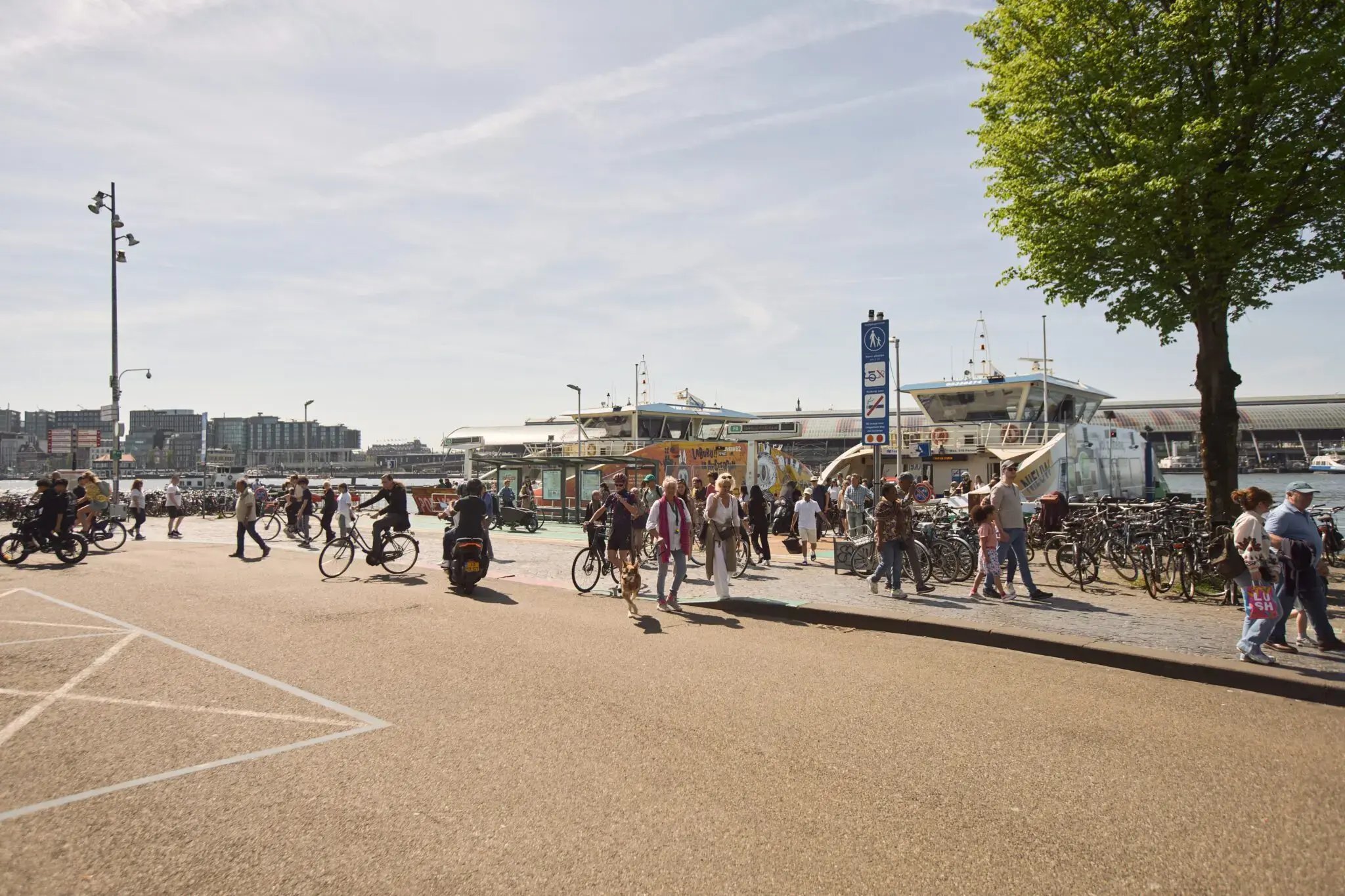 Pont van Amsterdam Centraal